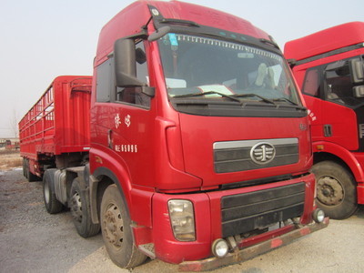 二手解放新大威双导向牵引车半挂车 经济实用的专用汽车选择